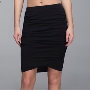 Lululemon reversible bandage skirt, size 2